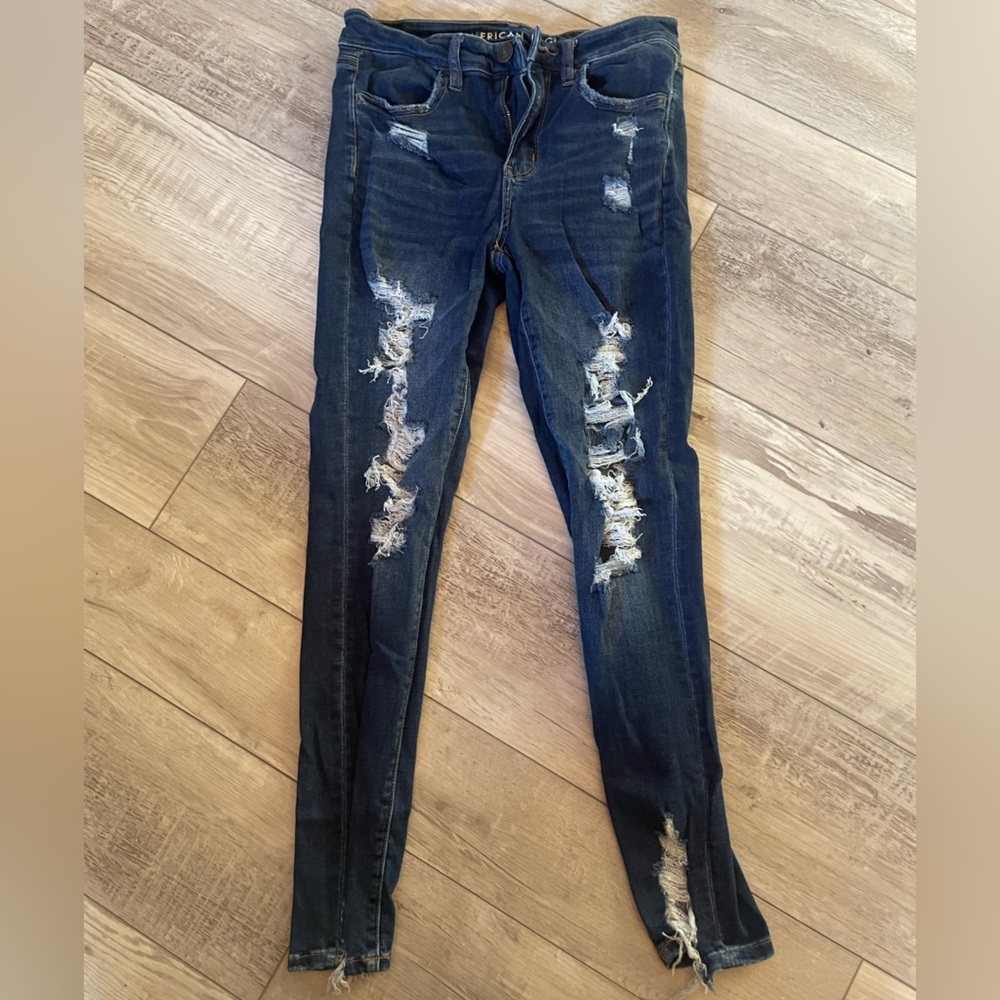 American Eagle Distressed jeans